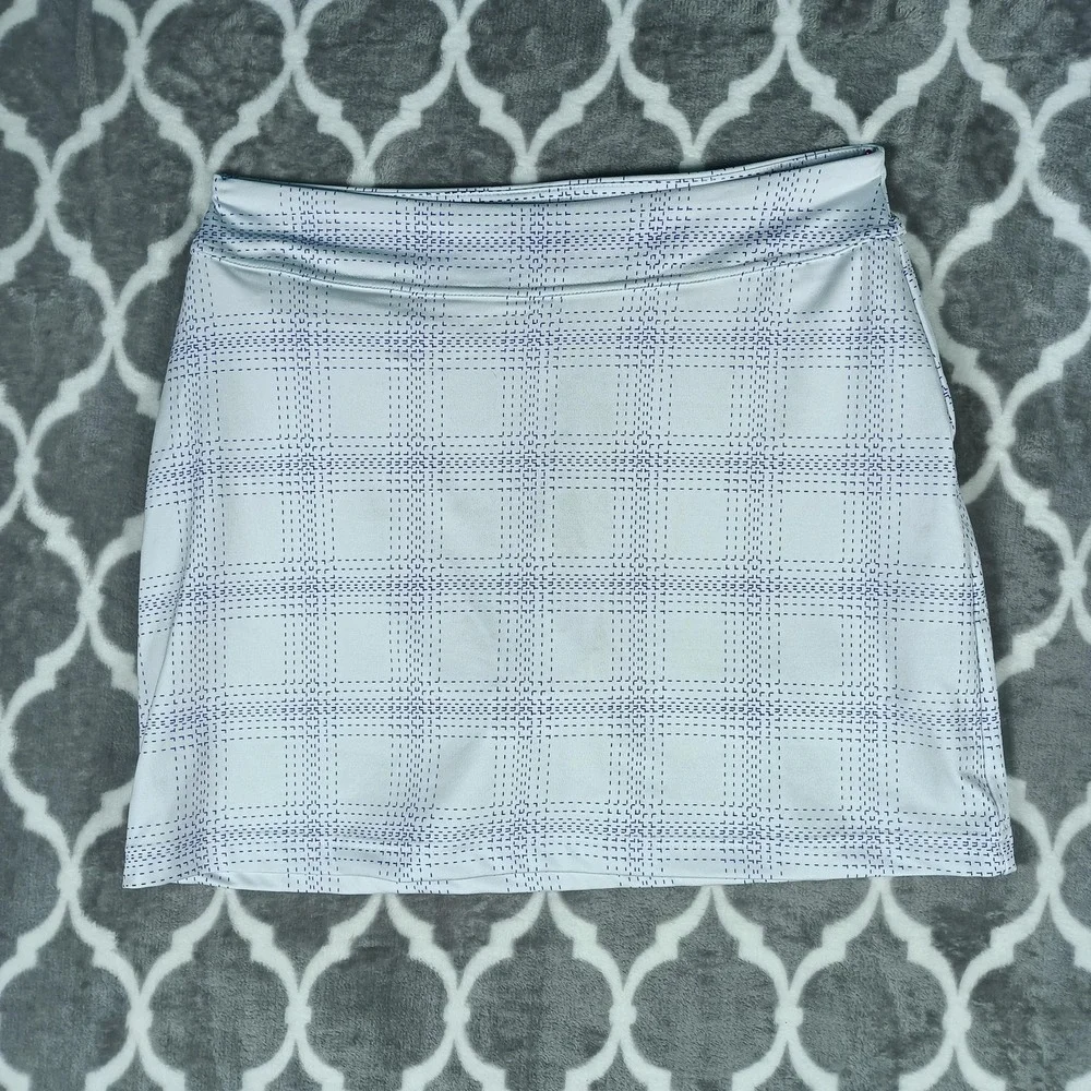 Under Armour Skort Womens Small White Purple Loose Golf Tennis Athletic Pocket